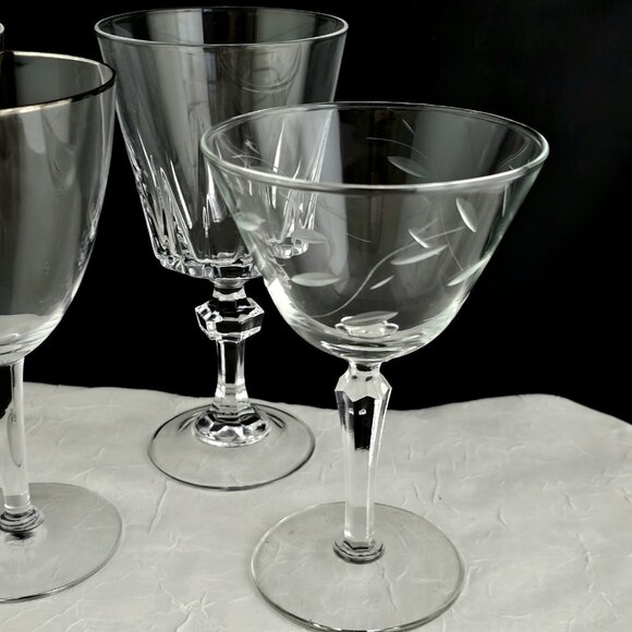 4 Mismatched Vintage Wine Glassware Collection etched mixed cocktail glasses - Picture 8 of 10